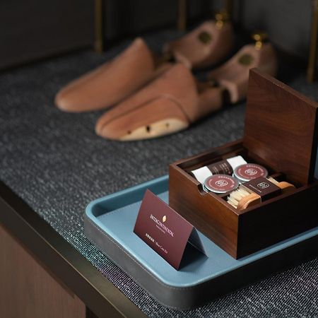 Intercontinental Kaohsiung By Ihg Ξενοδοχείο Εξωτερικό φωτογραφία Shoe shine kit